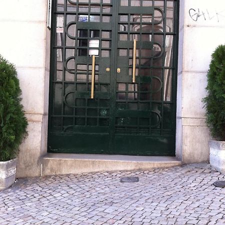 Residencial Valentina Ξενοδοχείο Lisboa Εξωτερικό φωτογραφία Entrance to the Embassy of the Republic of Korea in Lisbon