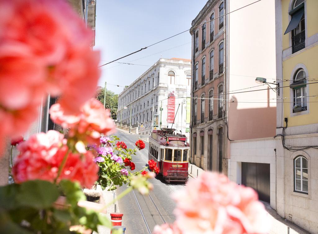 Residencial Valentina Ξενοδοχείο Lisboa Εξωτερικό φωτογραφία Lisbon tram
