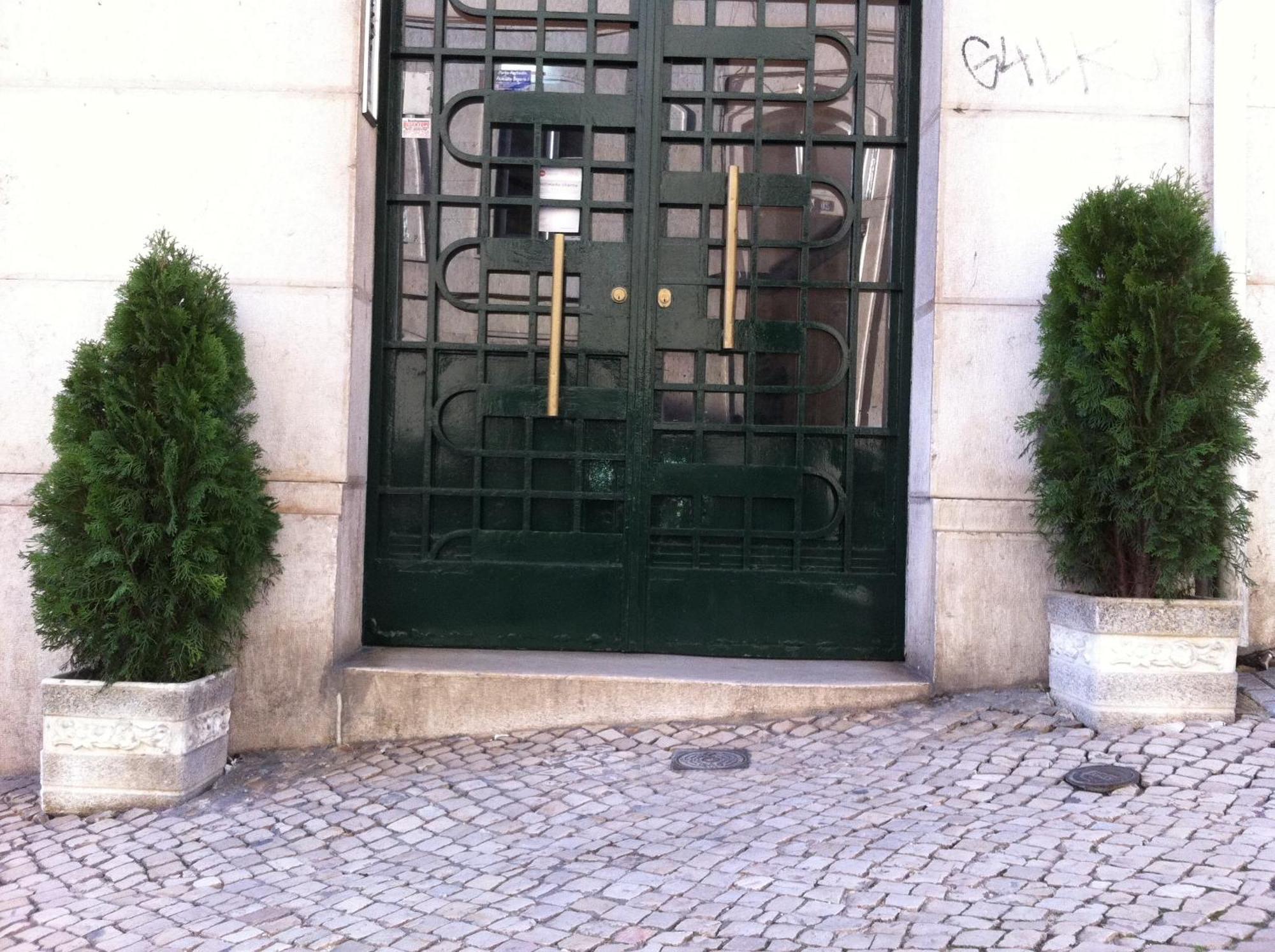 Residencial Valentina Ξενοδοχείο Lisboa Εξωτερικό φωτογραφία Entrance to the Embassy of the Republic of Korea in Lisbon
